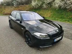 BMW 530 5er Touring Diesel 530d Touring Aut. Luxury Line App Leder Xenon Standheizung Alarm Volldigi
