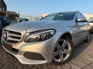 Mercedes-Benz C 220 CDI,Klimaautomatik,Navi,6-Gang,AHK,Bi-Xeno