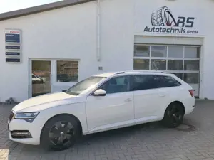 Skoda Superb Premium Edition 4x4 / Standh. / Leder / AHK / NAVI