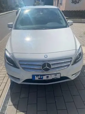 Mercedes-Benz B 200 B 200 CDI (BlueEFFICIENCY) 7G-DCT