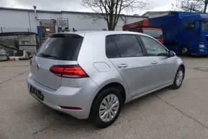 Volkswagen Golf VII 1.6 TDI Trendline Lim*LED*Navi*1Hand* Bild 5