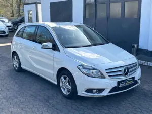 Mercedes-Benz B 180 1. HAND/KAMERA/SHZ
