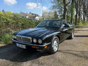 Jaguar XJ6
