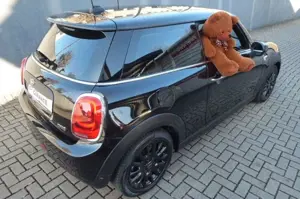 MINI One Scheckheft Sitzheizung Allwetterbereifung Bild 4