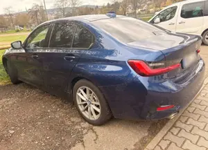 BMW 330 330 e Advantage Bild 2