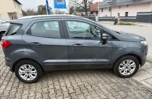 Ford EcoSport Titanium*Alu*Teilleder*Sitzheiz*Zahnriemen-Neu * Bild 4