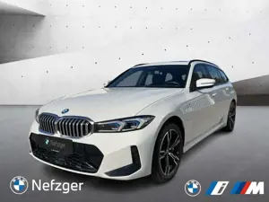 BMW 330 e xDrive Touring M Sport Park-Assistent PANO LED H