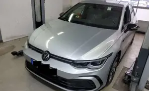 Volkswagen Golf R-Line eTSI