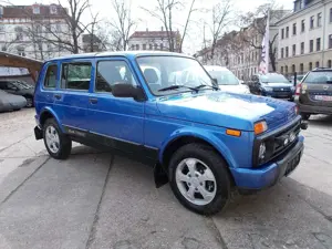Lada Niva Urban 4x4*5 TÜREN*SHZ*ALU*EURO 6*