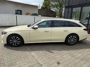 Mercedes-Benz E 200 d Avantg Advanced Dist Spur Taxi Totw 360° Bild 2