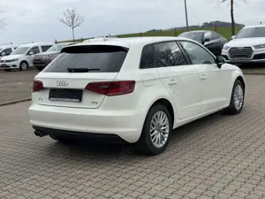 Audi A3 1.8 TFSI Sportback *NAVI*XENON*LEDER* TÜV NEU Bild 5
