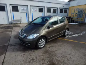Mercedes-Benz A 180 A 180 *1.HAND*KLIMA*TÜV*PDC*LEDER*SITZH*TEMPO*