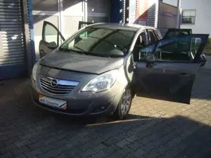 Opel Meriva B InnoAHK  KLI ALU BRE REIF KD TÜV NEU