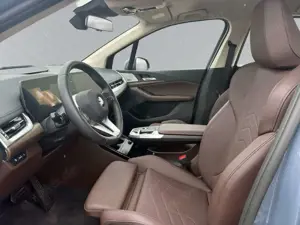 BMW 220 Bild 4
