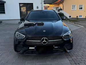 Mercedes-Benz E 300 E 300 de 4Matic T 9G-TRONIC AMG Line