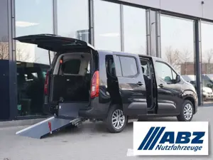 Fiat Doblo Maxi Kombi 130 AT8 / Rollstuhlumbau AMF