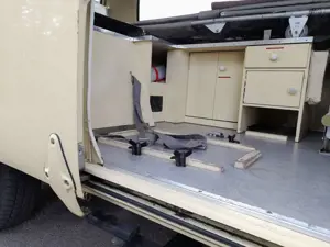 Volkswagen T2 Rettungswagen-Oldtimer Bild 4