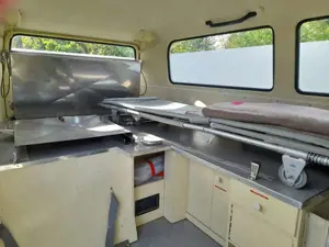 Volkswagen T2 Rettungswagen-Oldtimer Bild 3