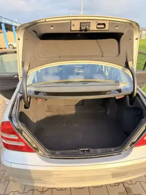 Mercedes-Benz C 180 Classic Bild 5