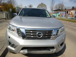 Nissan Navara Tekna Double Cab 4x4 Leder Navi Hardtop Camera USW