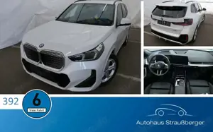 BMW iX1 30 xDrive M Sport ACC Pano KZU HuD AHK QI 3D