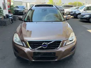 Volvo XC60 XC60 Kinetic 2WD~LEDER~PANO~EU5 Bild 2