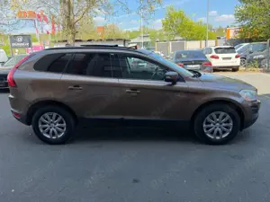 Volvo XC60 XC60 Kinetic 2WD~LEDER~PANO~EU5 Bild 5