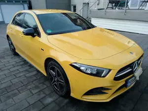 Mercedes-Benz A 250 A-Klasse Plugin Hybrid e 8G-DCT AMG Line Bild 2