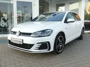 Volkswagen Golf VII GTE LED ACC Kamera Standheizung CarPlay