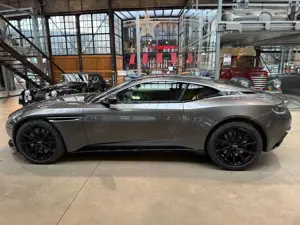 Aston Martin DB11 5.2 V12
