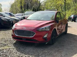 Ford Focus Lim.  PANO VOLL FAHRBEREIT WENIG KM