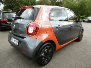 smart forFour Edition #1 Klimaaut., Panorama Sitzheiz. Bild 2