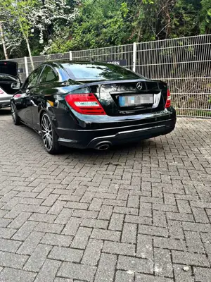 Mercedes-Benz C 220 C 220 CDI BlueEfficiency EDITION 1 AMG LINE Bild 2