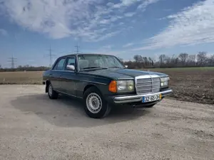 Mercedes-Benz 240