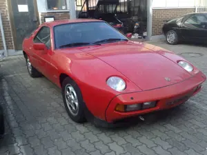 Porsche 928