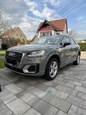 Audi Q2 Q2 35 TDI 8 Fach Bereift Top Zustand
