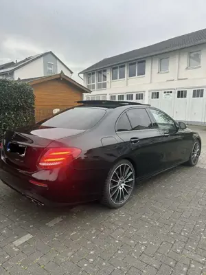 Mercedes-Benz E 400 d 4Matic 9G-TRONIC AMG Line Bild 2