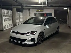 Volkswagen Golf GTI (BlueMotion Technology) DSG Performance