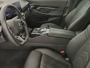 BMW 520 d Tour M Sport Navi/LED/AHK/HiFi/KomfZg/DAB Navi/L Bild 3