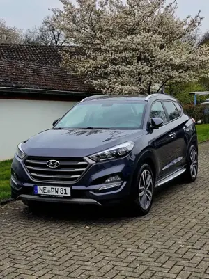 Hyundai TUCSON blue 1.7 CRDi 2WD Classic WIE NEU!