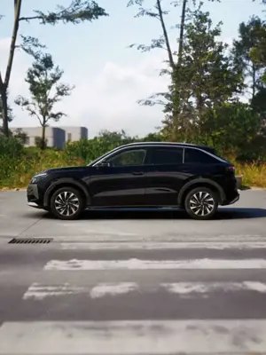 Volkswagen T-Roc Style 1.5 l eTSI DSG Navi, AHK, Kessy VSA Bild 2