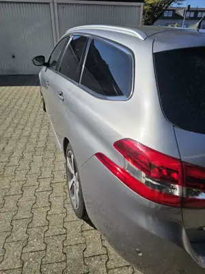 Peugeot 308 SW BlueHDi 130 Stop  Start Allure Business-Paket