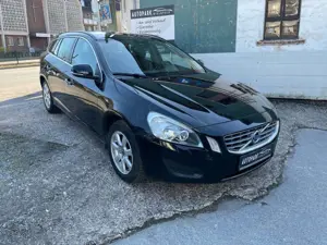 Volvo V60 1.6 Kombi Momentum / 2.Hand /NAVI /SHZ. /AHK