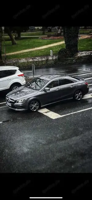 Mercedes-Benz CLA 180 7G-DCT Urban