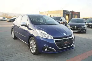Peugeot 208 Allure Klima Pano-D Kameraa PDC AHK Tempomat