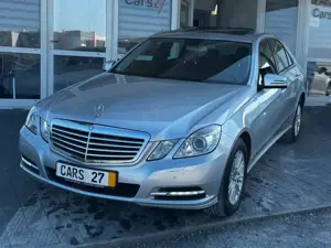 Mercedes-Benz E 200 CGI Lim. 1.Hand Schiebedach Scheckh. Leder