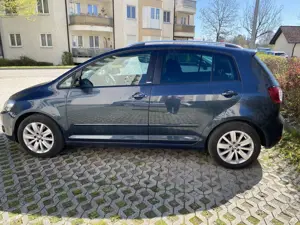 Volkswagen Golf Plus 1.6 TDI DPF Highline Bild 2