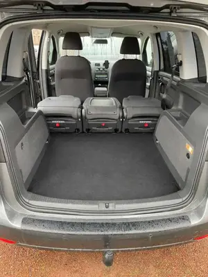 Volkswagen Touran Touran 1.2 TSI STYLE - AHK, Klima, Mini Wohnmobil Bild 4
