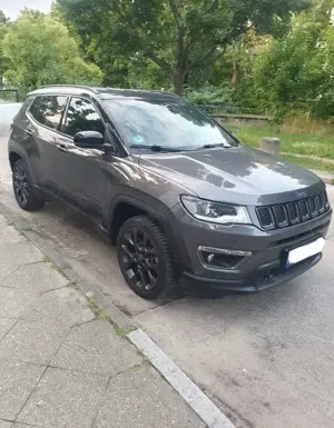 Jeep Compass Hybrid ,TÜV neu ,2. Hand, Automatik, neue Reifen