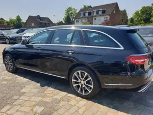 Mercedes-Benz E 400 E 400 4Matic T 9G-TRONIC Avantgarde Bild 2